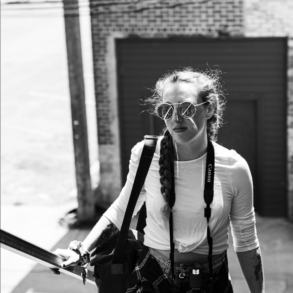 Meet your Posher, Alexis - Picture 3 of 4